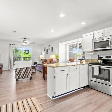 Walk-In, No Stairs Condo, Pets Welcome, 4 Mins To Silver Dollar City, 14 Mins To Ball Park Of America, Amazing Ozark Mountian Views Брэнсон Экстерьер фото
