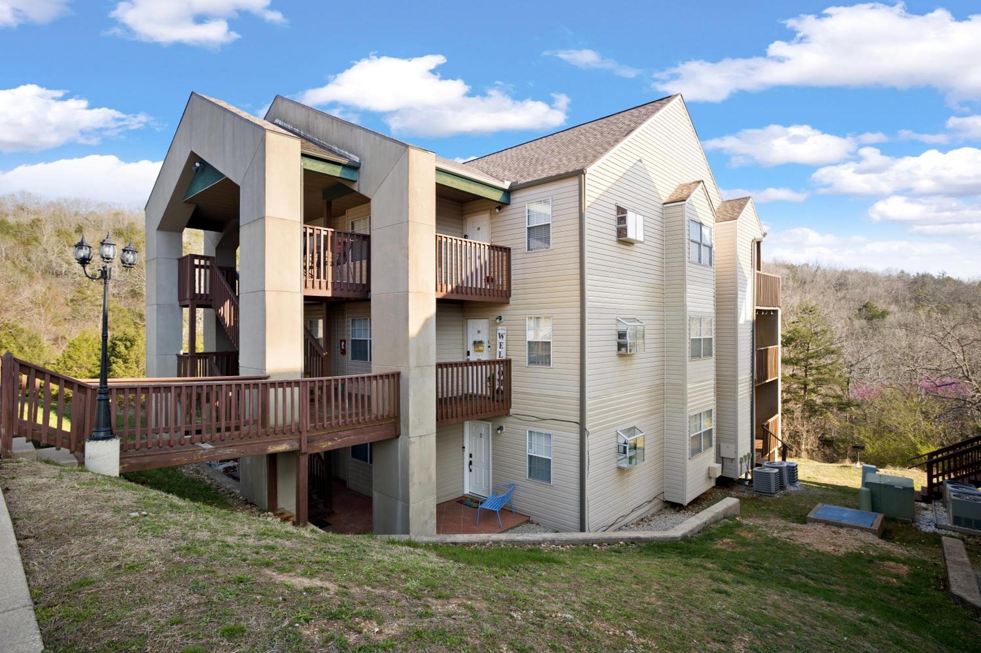 Walk-In, No Stairs Condo, Pets Welcome, 4 Mins To Silver Dollar City, 14 Mins To Ball Park Of America, Amazing Ozark Mountian Views Брэнсон Экстерьер фото