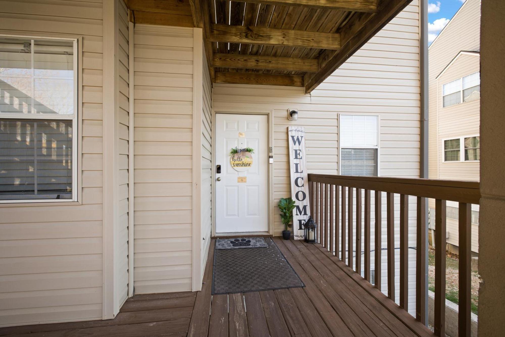 Walk-In, No Stairs Condo, Pets Welcome, 4 Mins To Silver Dollar City, 14 Mins To Ball Park Of America, Amazing Ozark Mountian Views Брэнсон Экстерьер фото